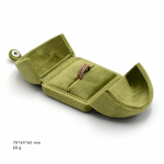 Smykkeskrin i fløjl med trykknap — Ringeskrin i olivengrøn